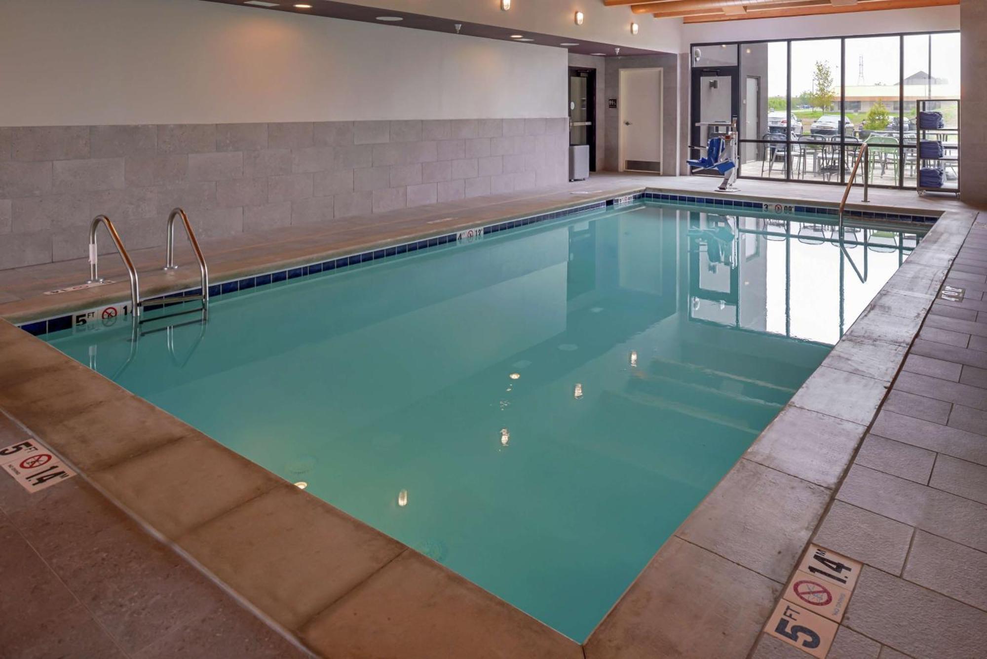 Home2 Suites By Hilton Merrillville Esterno foto